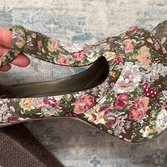 Jeffrey Campbell Foxy Platforms - Picture 11 of 11